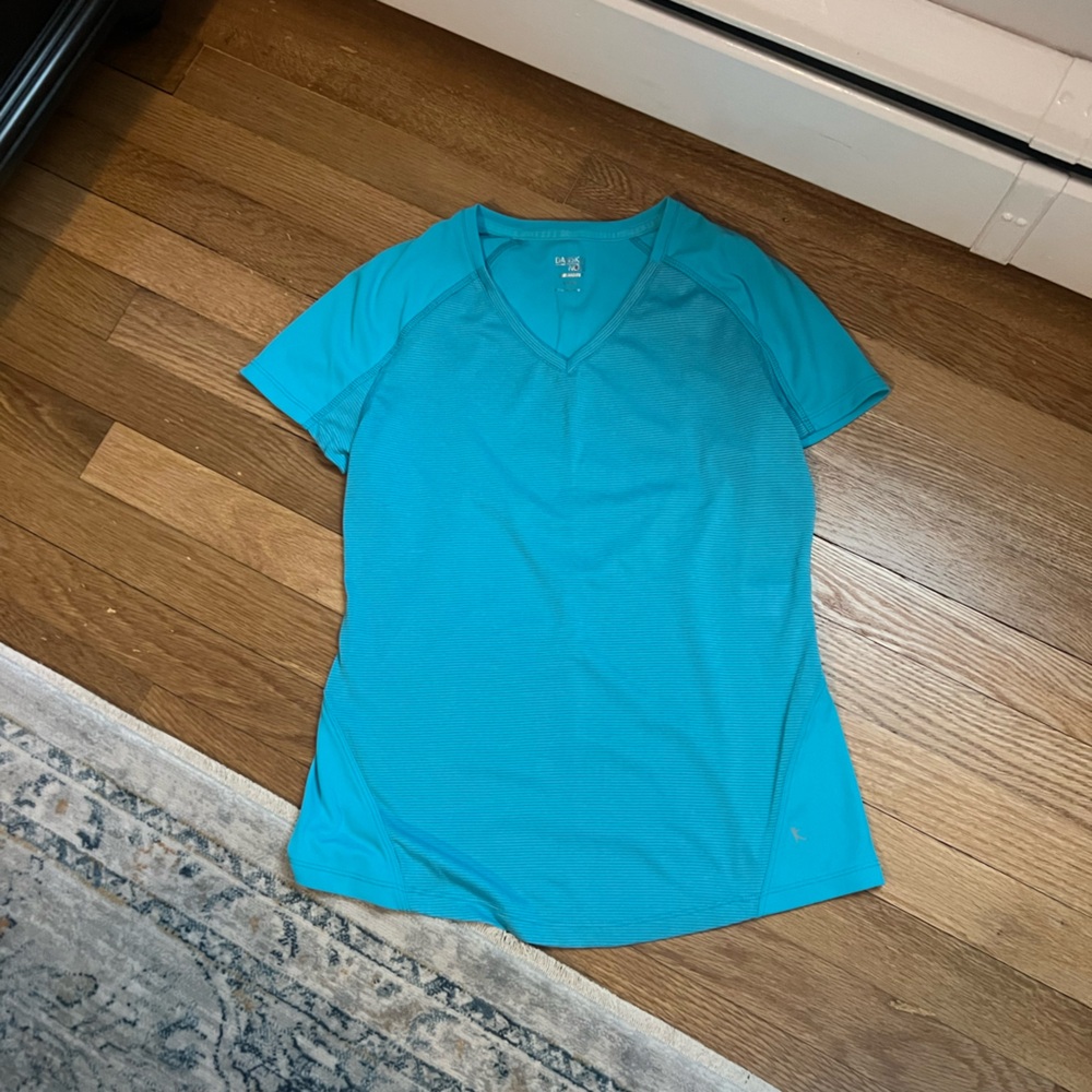 Women’s athletic top